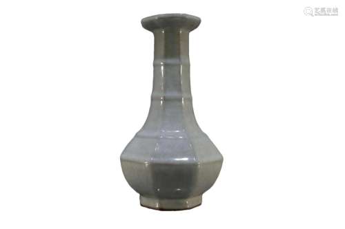 A Guanyao vase