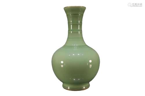 A Green Glazed Painted Gold Vase