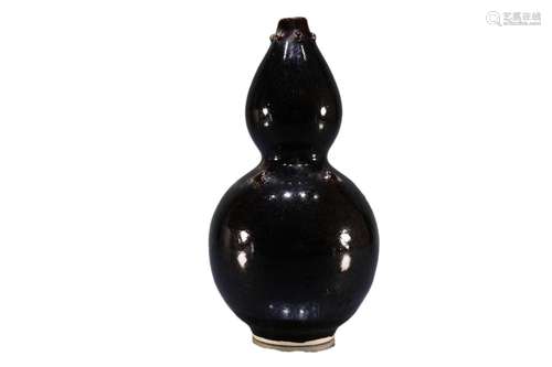 A Dingyao Black-Glazed Gourd-Shaped Vase