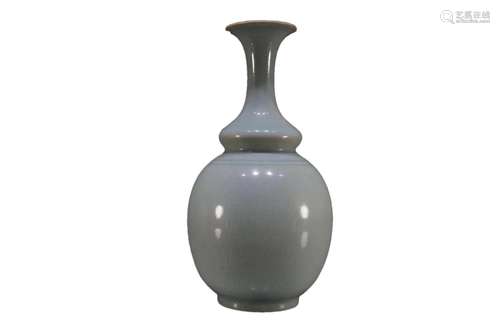 A Ru-Type Clair-De-Lune Glazed Gourd-Shaped Vase