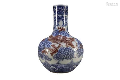 A Blue And White Copper-Red Vault-Of-Heaven-Shaped Vase