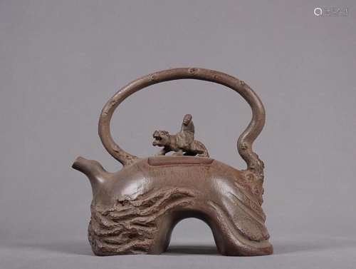 ZISHA STUMP-FORM LOOP-HANDLED TEAPOT