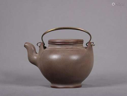 ZISHA TEAPOT WITH BRONZE LOOP-HANDLE