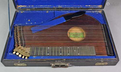 Zither im Kasten