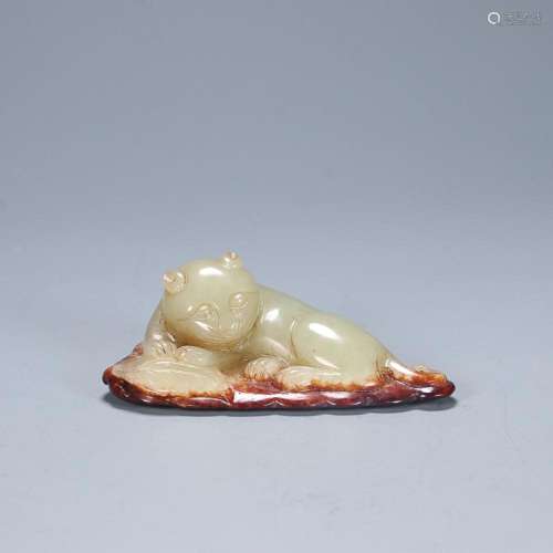 HETIAN JADE CAT AND BUTTERFLY CARVING