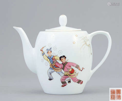 60年代 粉彩人物茶壺