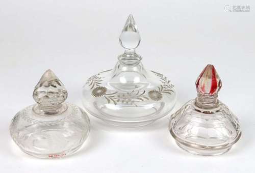 3 barocke Glasdeckel