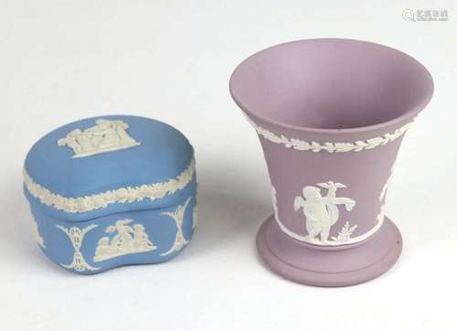 Wedgwood Vase und Deckeldose