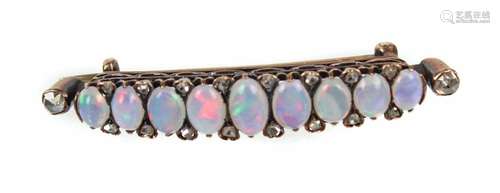 Opal Brosche mit Diamanten