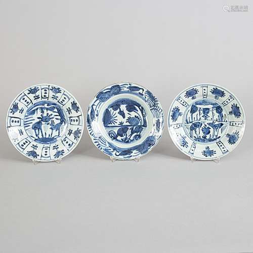 A set of three blue and white dishes, Ming dynasty (1572-162...