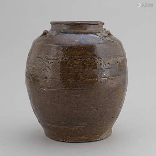 A Chinese brown glazed ceramic jar, presumably 19th century.