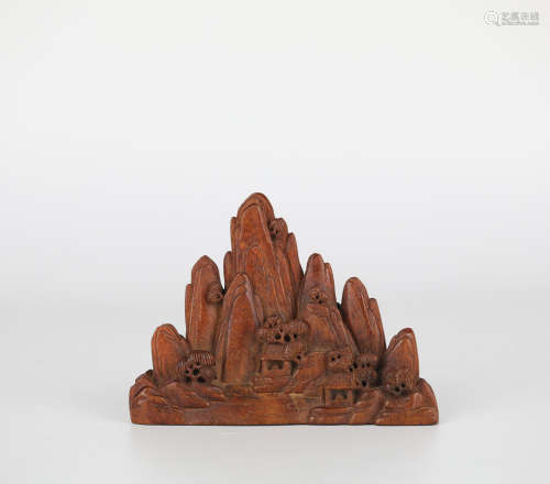 Agarwood carved mountain-shaped ornaments
