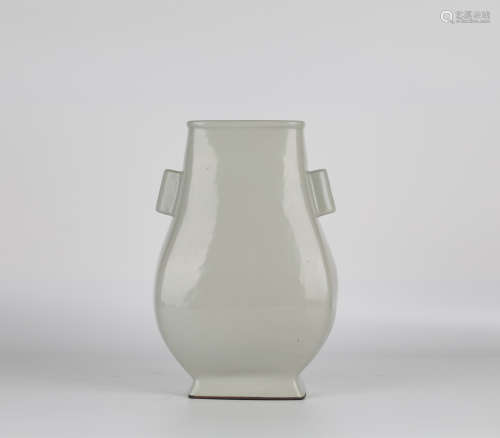 Guan glaze amphora bottle，18th