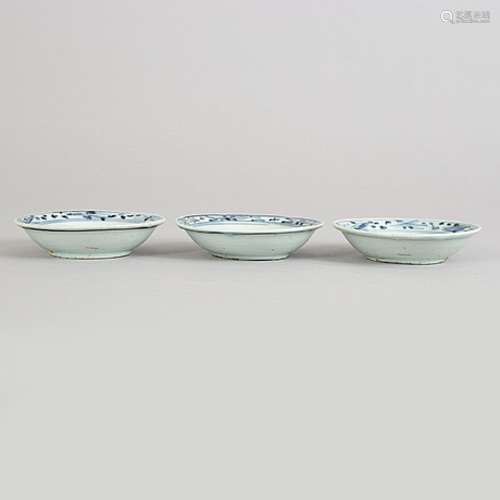 A set of three small blue and white dishes, Ming dynasty (13...