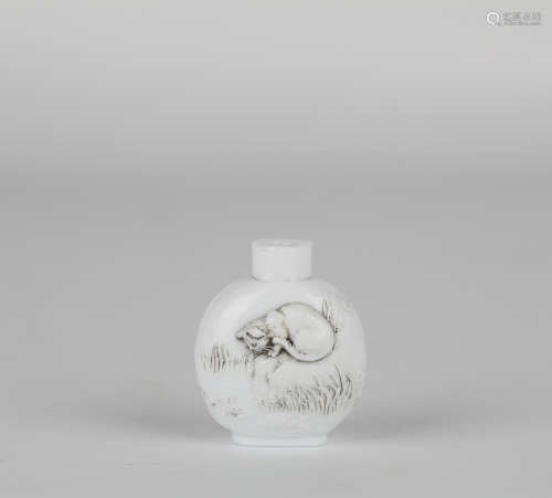 Wang Bingrong, porcelain carving snuff bottle