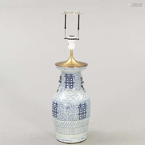 A Chinese porcelain table lamp around 1900