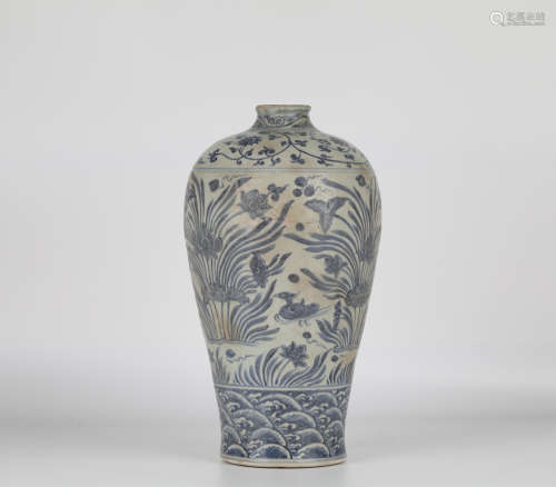 Chinese blue and white porcelain vase, Ming