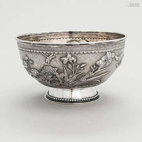 A Chinese export silver bowl, Luen Hing mark, Shanghai, pres...