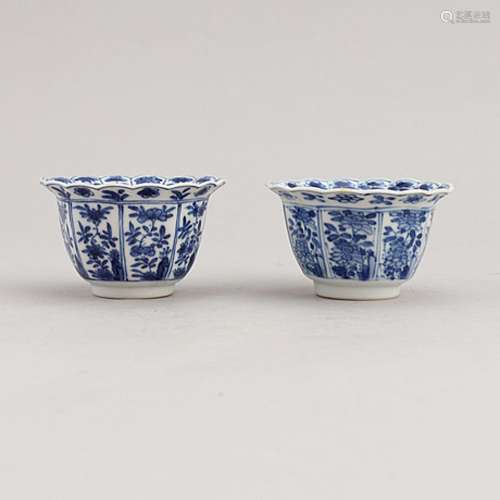 A pair of blue and white cups, Qing dynasty, Kangxi (1662-17...