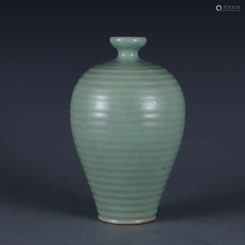 Longquan kiln plum vase