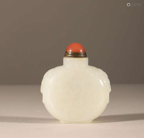 Qing Hotan jade snuff bottle