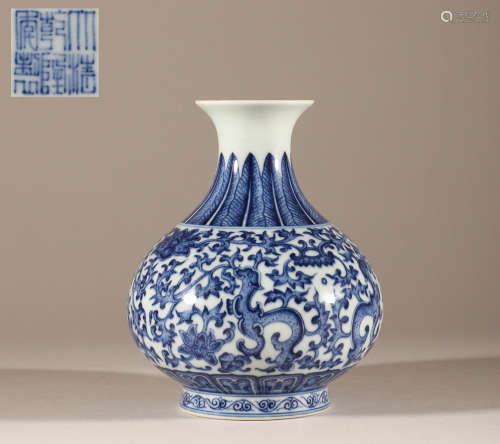 Qing Qianlong blue and white apple statue