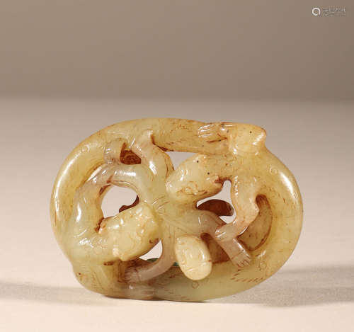 Hanhetian jade double dragon protector jade pendant