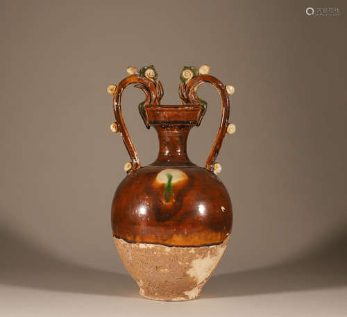 Three color bottle of Tang Dynasty