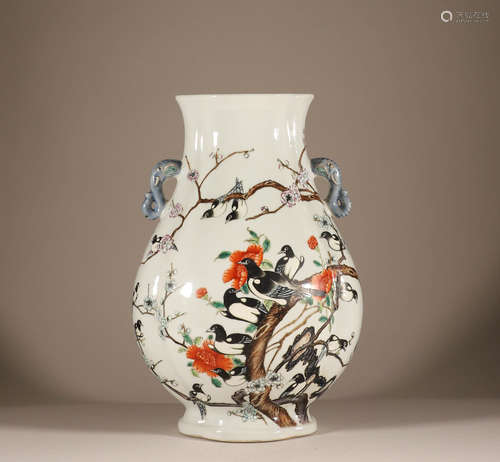 Qing Dynasty pastel bottle