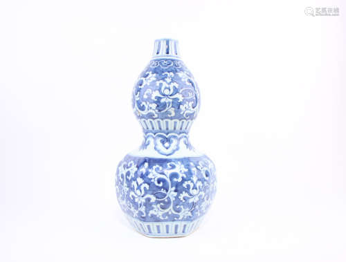 Blue and White Hexagonal Double-Gourd-Shape Vase