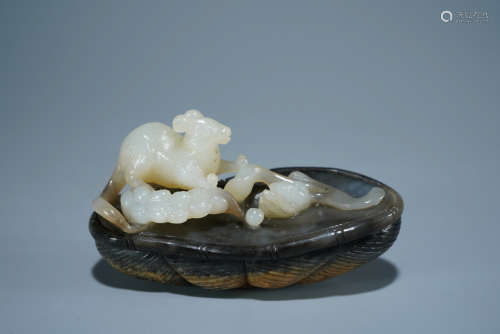Carved Hetian Jade Mythical Beast