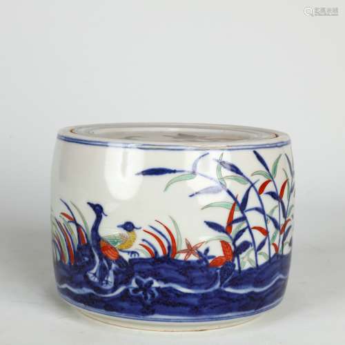 Blue-and-white Famille Rose Tea Canister