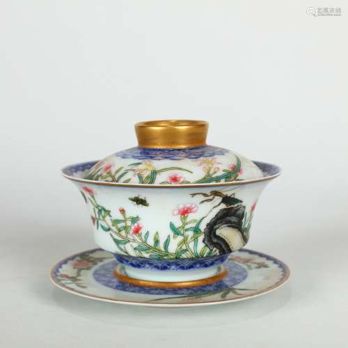 Chinese Famille Rose Teacup with Gold Lid