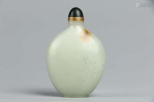 Hetian Jade Snuff Bottle