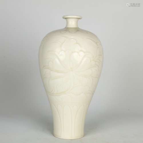 Chinese Prunus Vase