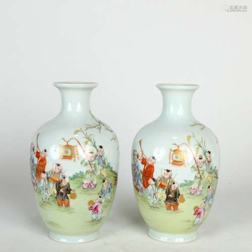 Chinese Famille Rose Vase