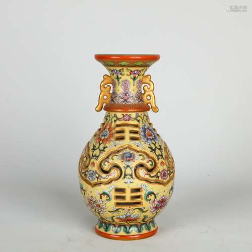 Chinese Enamel Vase