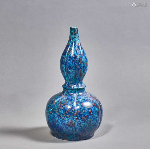 A Chinese Porcelain Lu Jun-Type 
Double-Gourd Vase