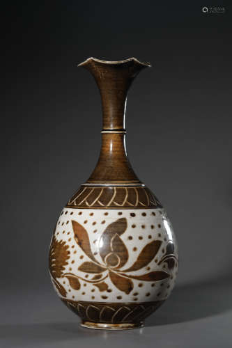 A Chinese Porcelain Ding-Type Floral Lobed Vase
