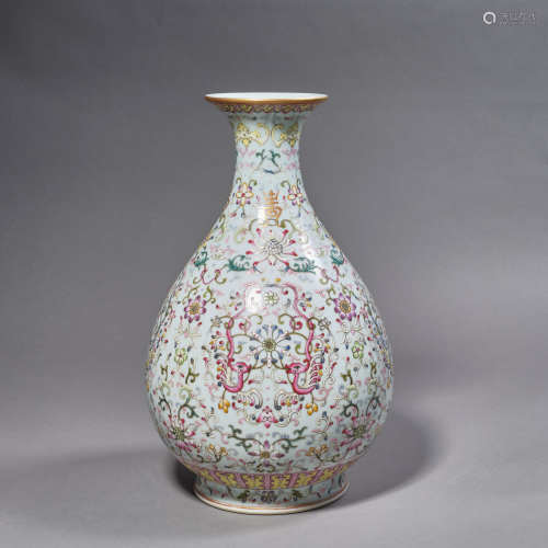 A Chinese Porcelain Famille Rose Phoenix Vase