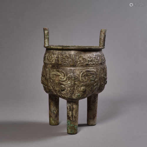 A Chinese Bronze Steaming Vessel Ding
