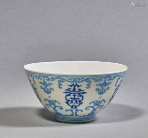 A Chinese Porcelain Blue and White Flower Bowl
