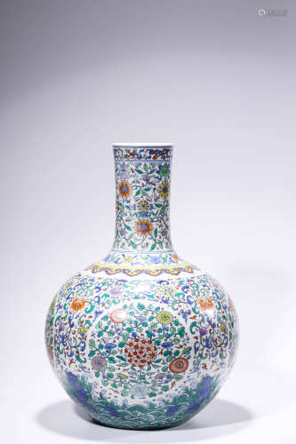 A Chinese Porcelain Doucai Interlock Branches Vase Marked Qi...