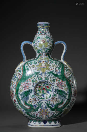 A Chinese Porcelain Wucai Dragon Vase Marked Qian Long