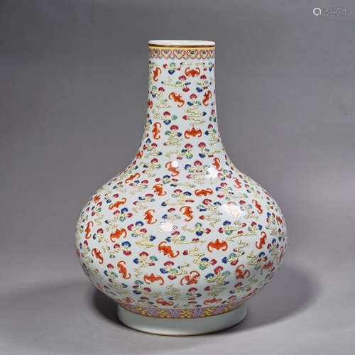 A Chinese Porcelain Famille Rose Vase