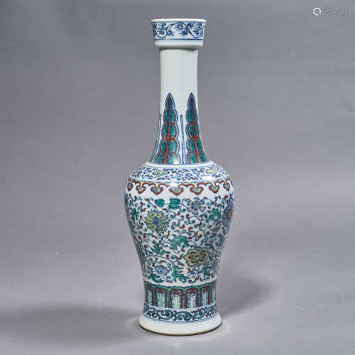 A Chinese Porcelain Doucai 
Interlock Branches Vase