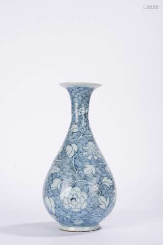 Chinese Blue and White Peony Yuhuchun Vase