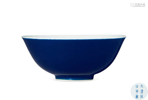 清同治 霁蓝釉碗