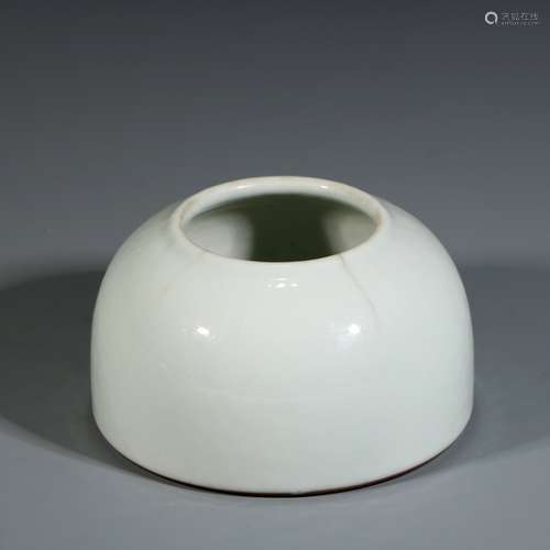 Green Glaze Porcelain Vessel, China