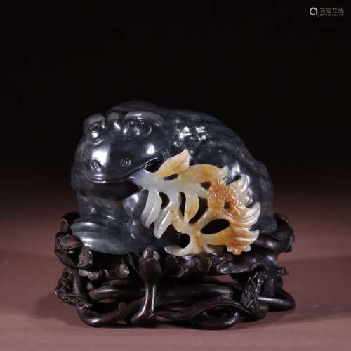 Hetian Jade Blue And White Toad Ornament
, China